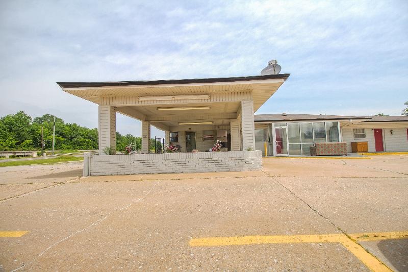 OYO Hotel McAlester OK S Main St image