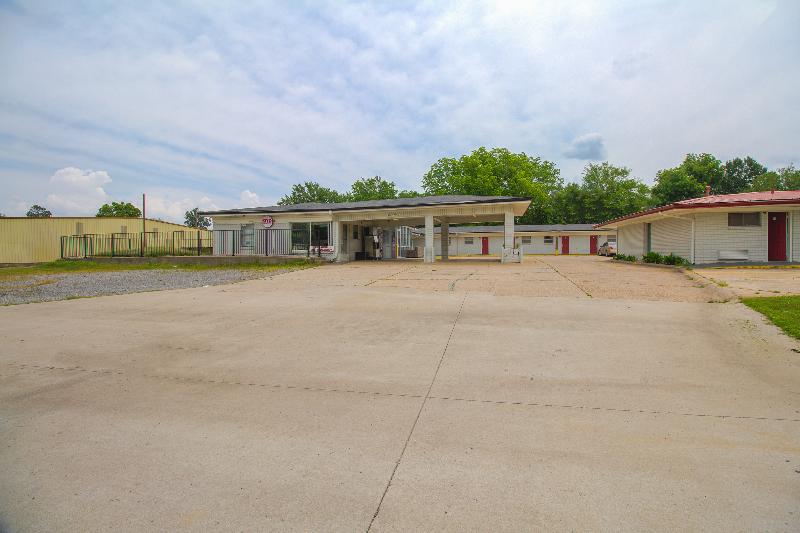 OYO Hotel McAlester OK S Main St image