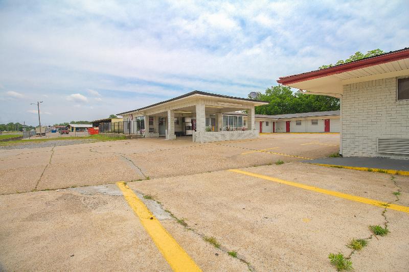 OYO Hotel McAlester OK S Main St image