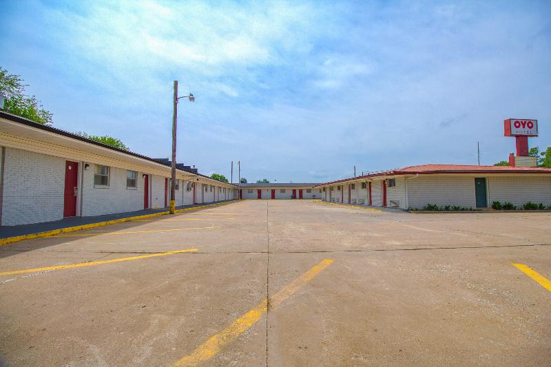 OYO Hotel McAlester OK S Main St image