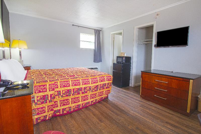 OYO Hotel McAlester OK S Main St image