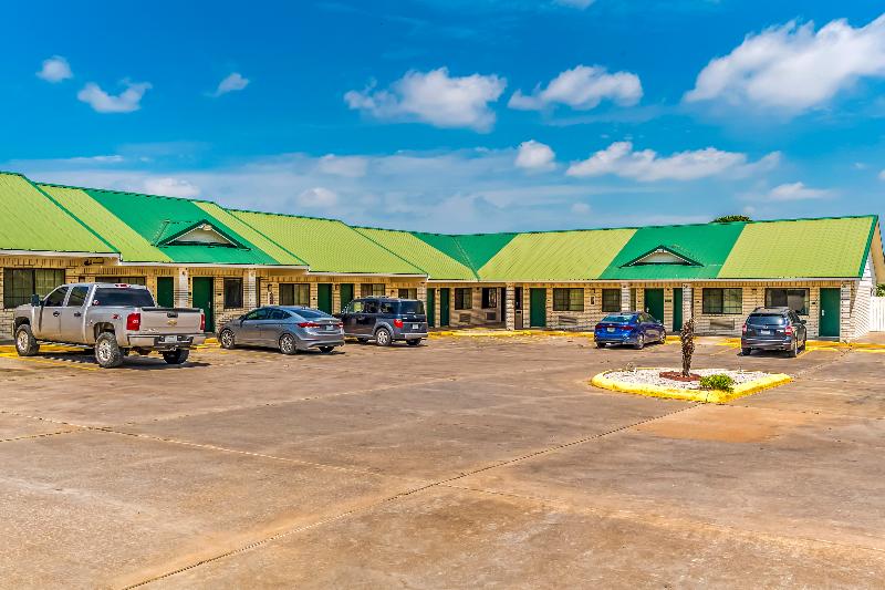 OYO Hotel Yoakum West image