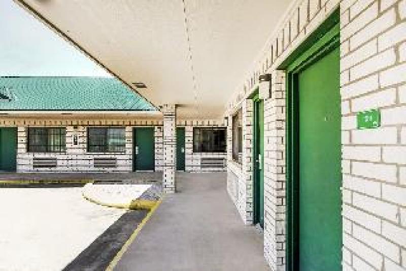 OYO Hotel Yoakum West image
