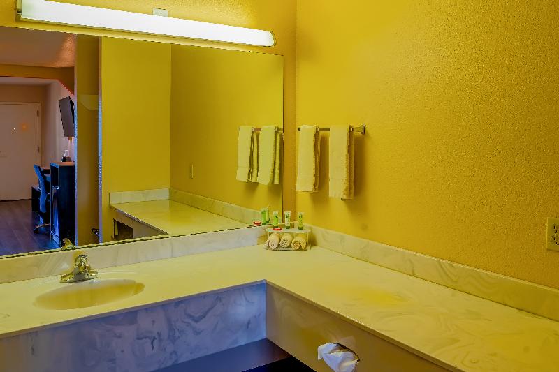 OYO Hotel Yoakum West image
