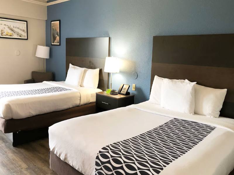 QUADRUPLE TWO QUEEN BEDS NON SMOKING