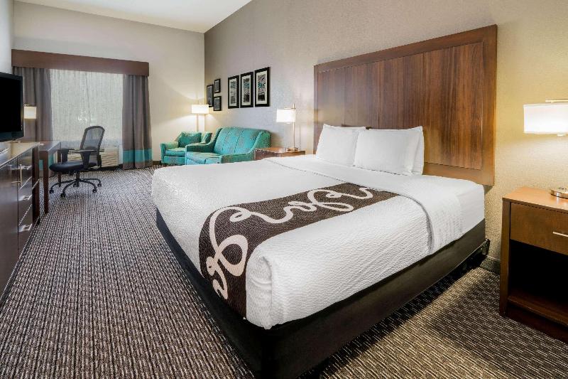 La Quinta Inn Suites Fort Worth Eastchase image