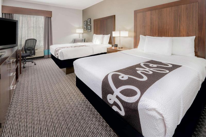 La Quinta Inn Suites Fort Worth Eastchase image