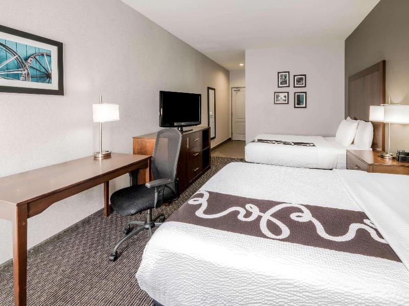 La Quinta Inn Suites Fort Worth Eastchase image