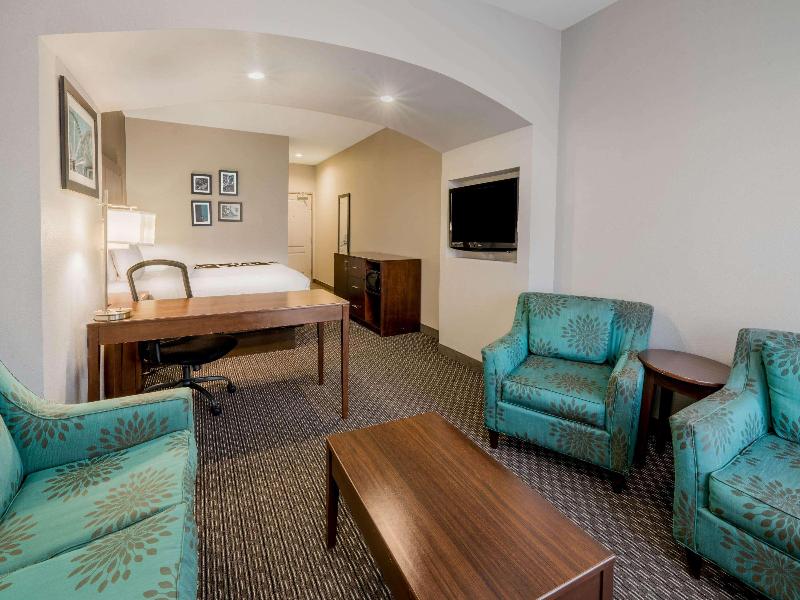 La Quinta Inn Suites Fort Worth Eastchase image