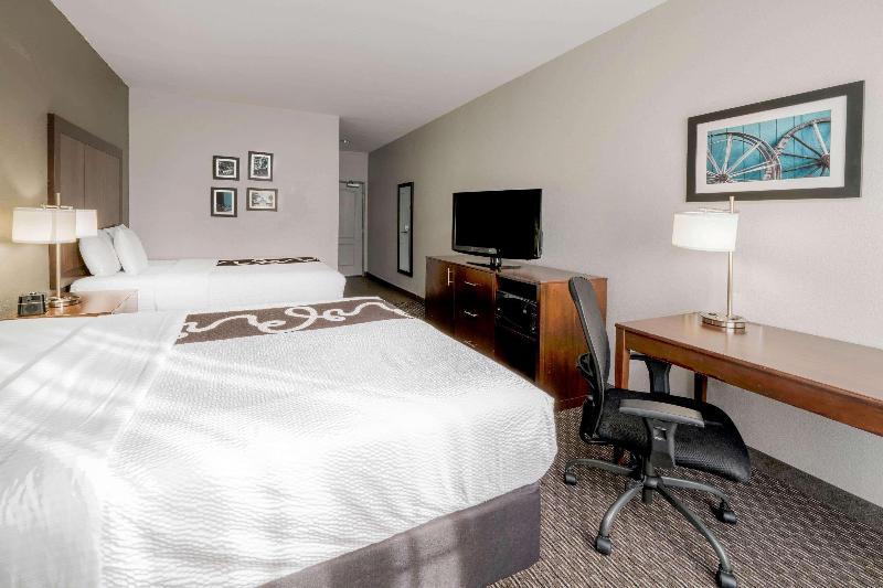 La Quinta Inn Suites Fort Worth Eastchase image
