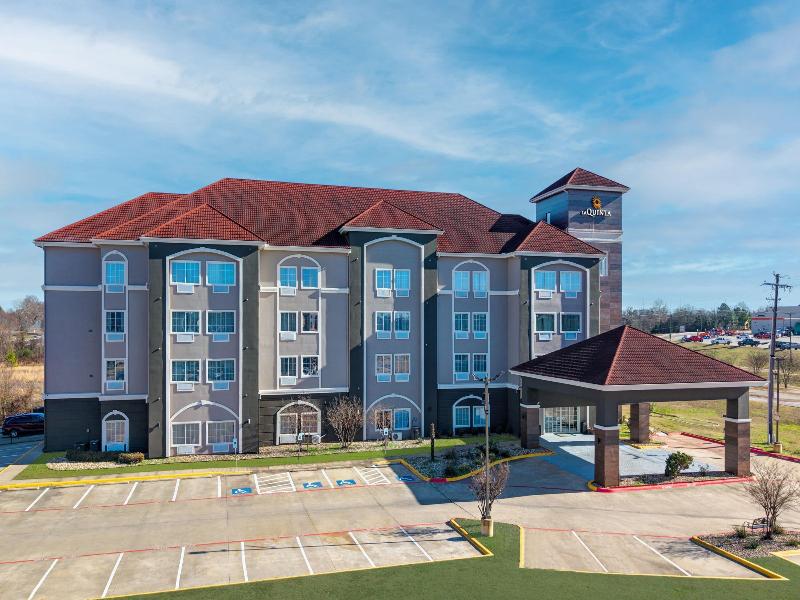 La Quinta Inn Suites By Wyndham Paris image