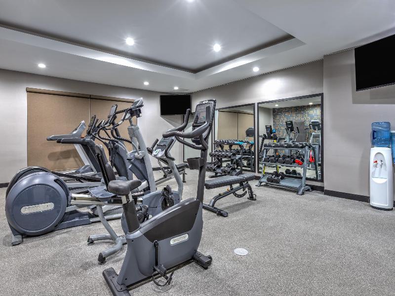 La Quinta Inn Suites By Wyndham Paris image