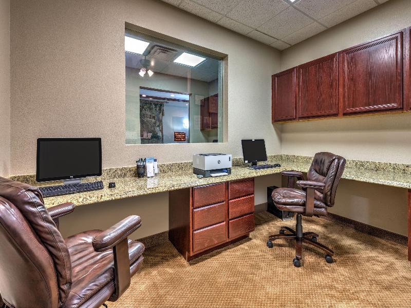 La Quinta Inn Suites By Wyndham Marble Falls image