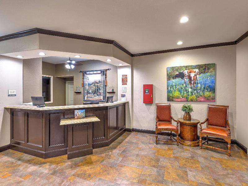 La Quinta Inn Suites By Wyndham Marble Falls image