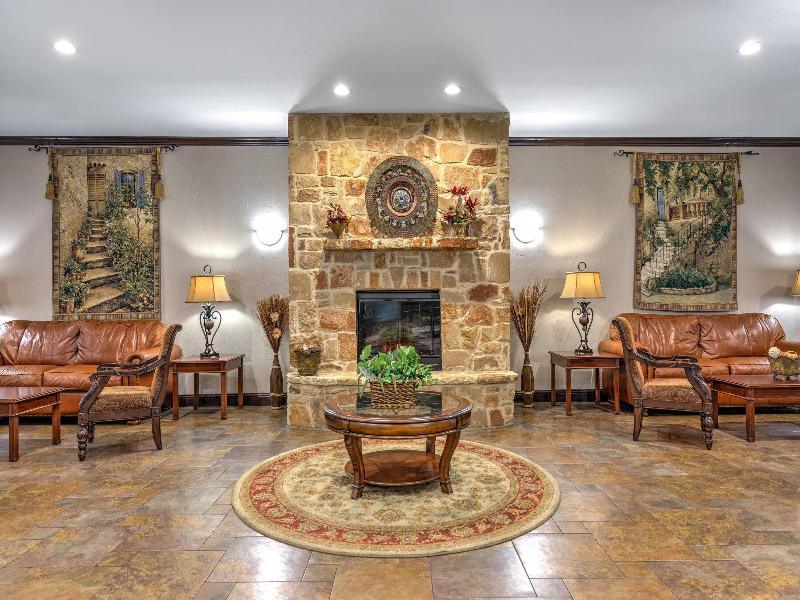 La Quinta Inn Suites By Wyndham Marble Falls image