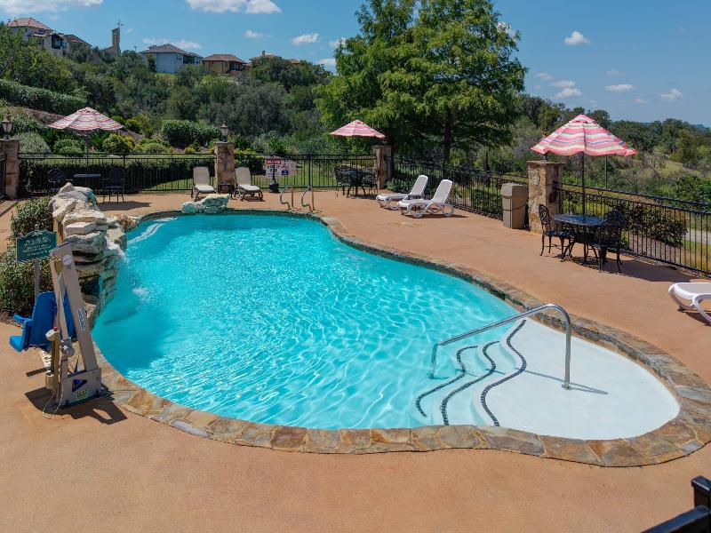 La Quinta Inn Suites By Wyndham Marble Falls image