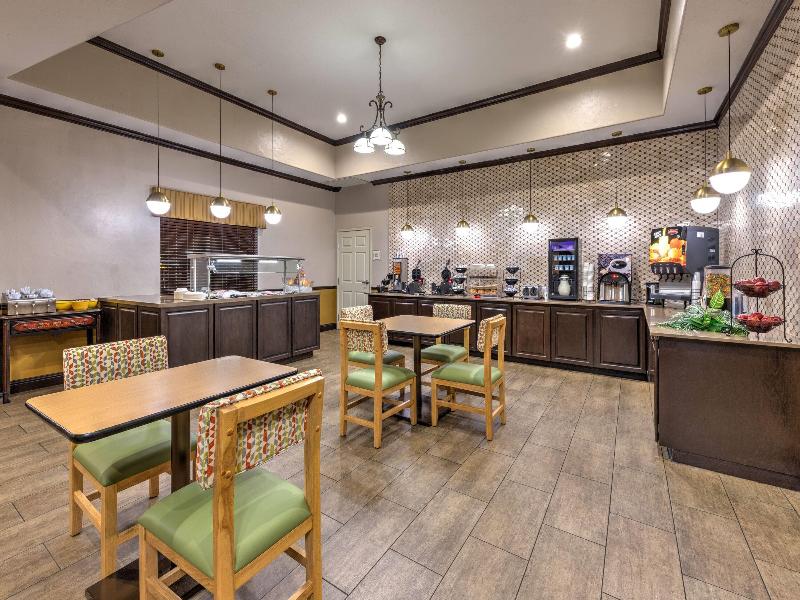 La Quinta Inn Suites By Wyndham Marble Falls image