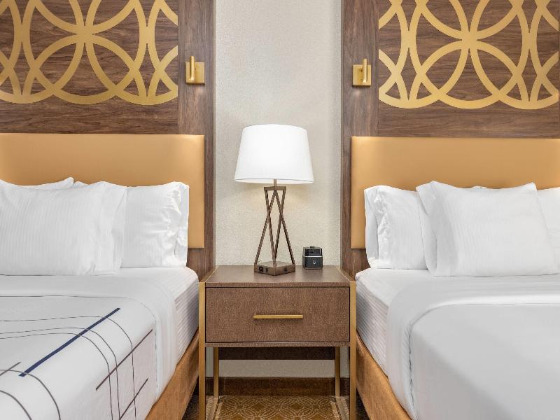 La Quinta Inn Suites By Wyndham Marble Falls image
