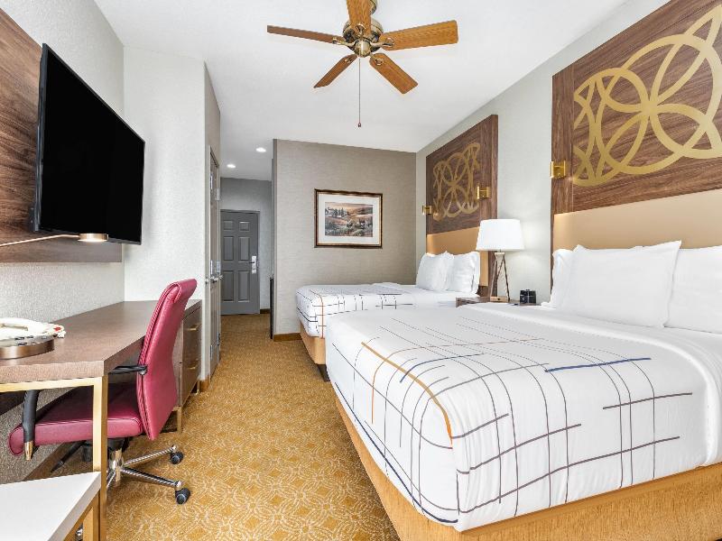 La Quinta Inn Suites By Wyndham Marble Falls image
