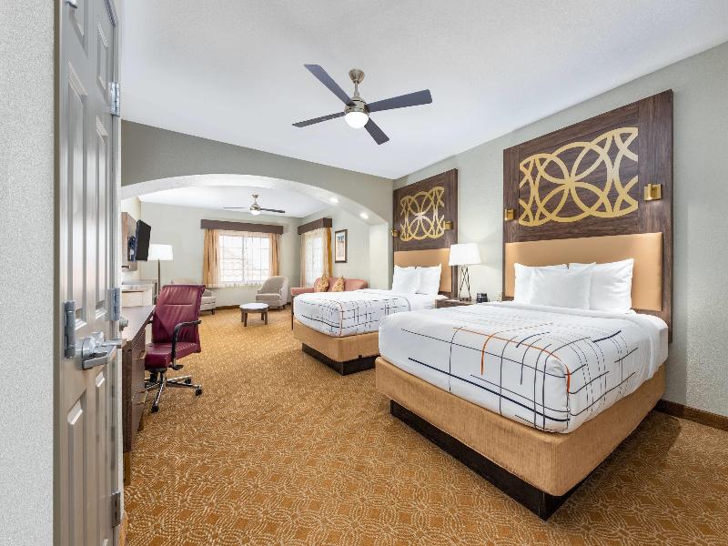 La Quinta Inn Suites By Wyndham Marble Falls image