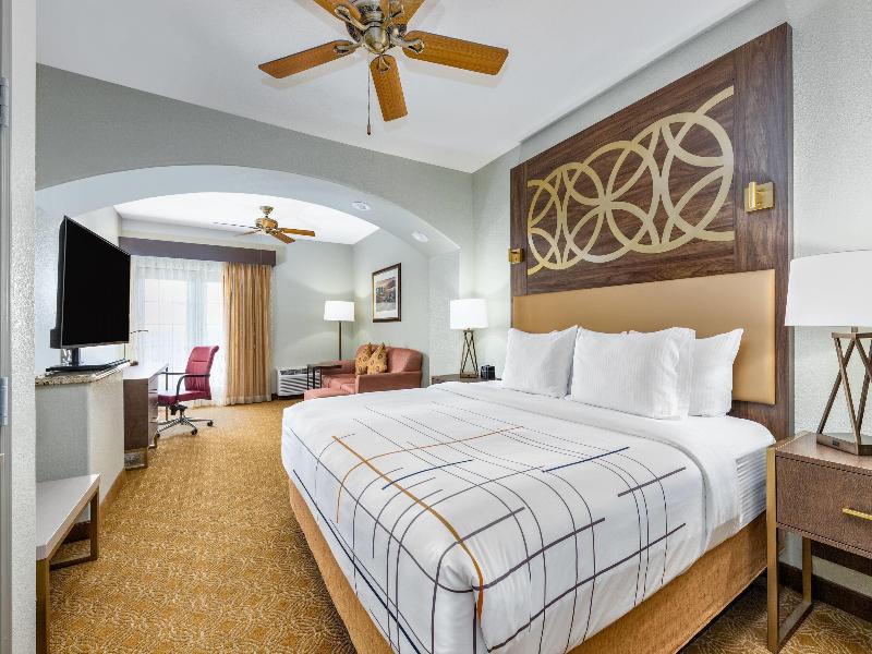 La Quinta Inn Suites By Wyndham Marble Falls image