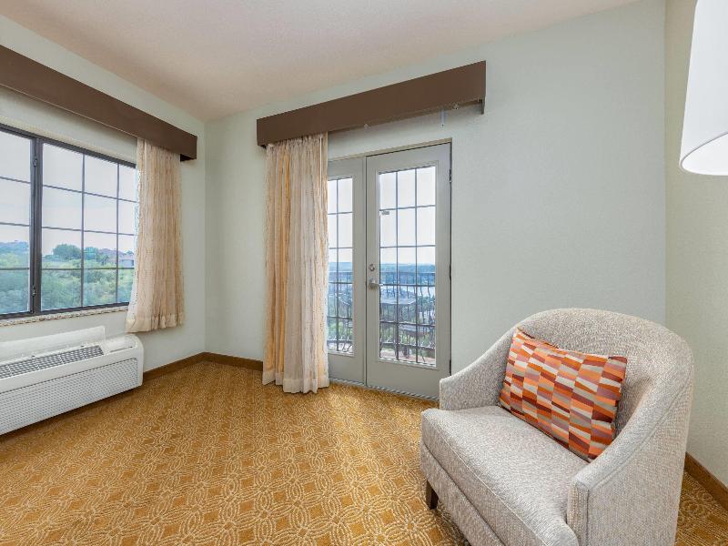 La Quinta Inn Suites By Wyndham Marble Falls image