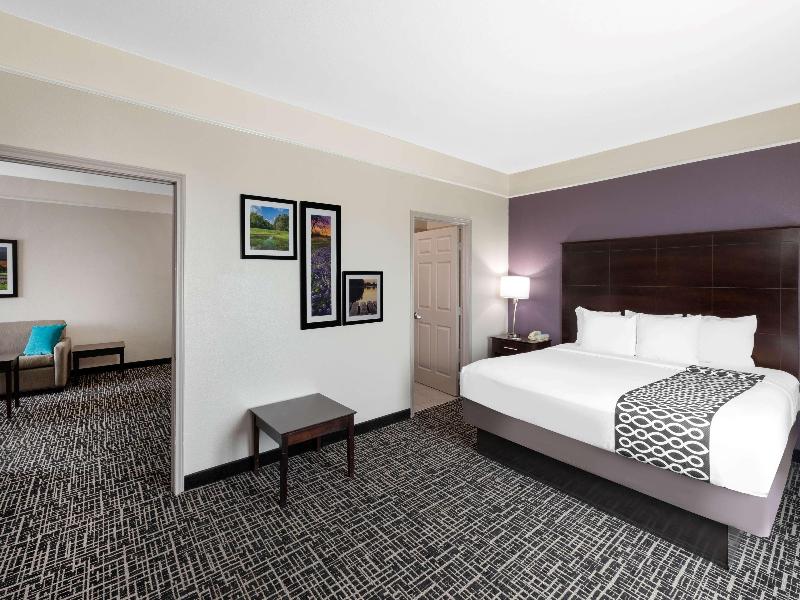 1 King Bed, Deluxe Mobilty/Hearing Accessible Suite, Roll-In Shower, Non-Smoking