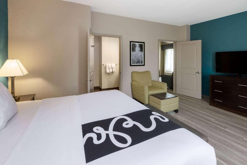 La Quinta Inn Suites By Wyndham Durant image