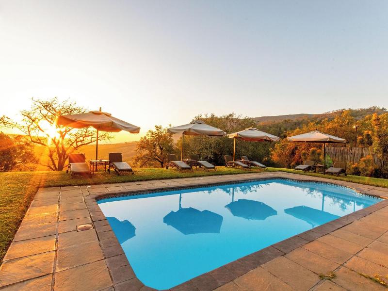 Chestnut Country Lodge image
