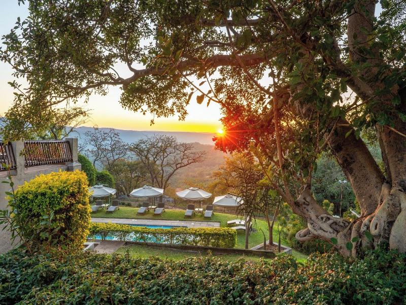 Chestnut Country Lodge image