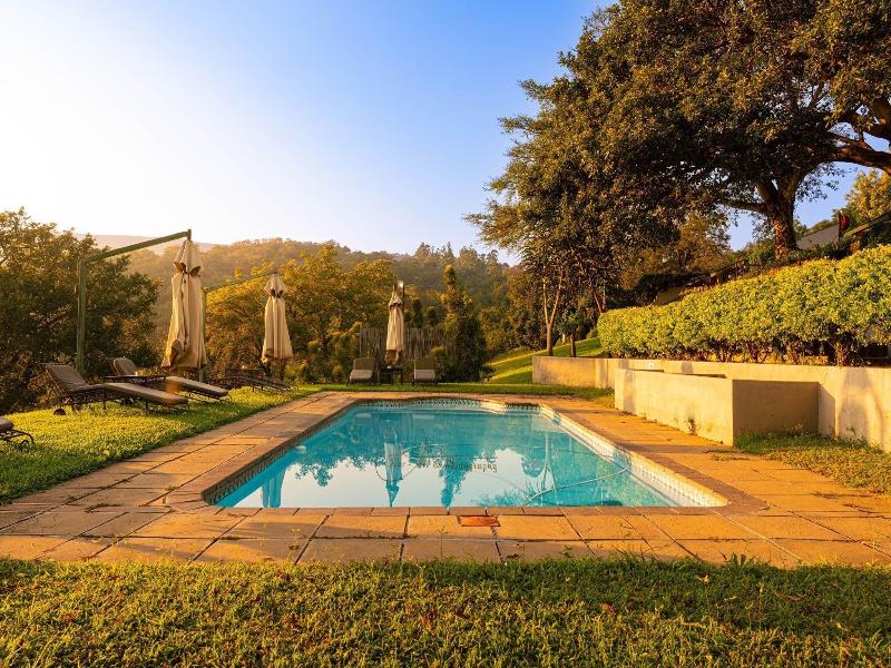 Chestnut Country Lodge image