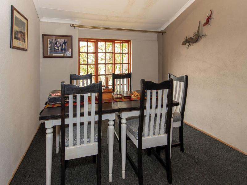 Chestnut Country Lodge image