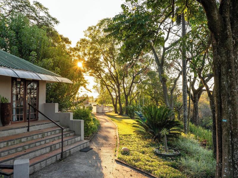 Chestnut Country Lodge image