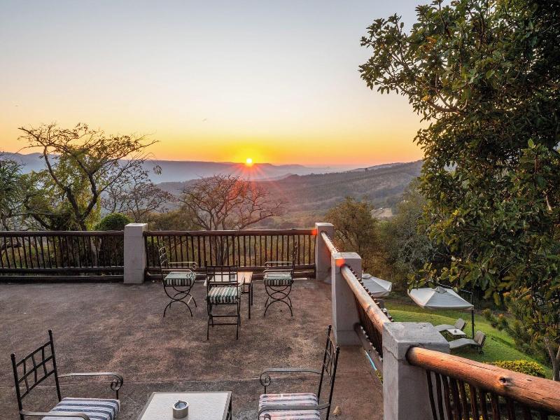 Chestnut Country Lodge image
