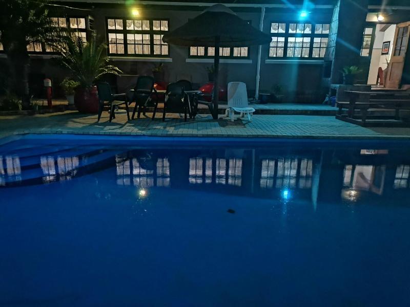 Oasis Country Lodge