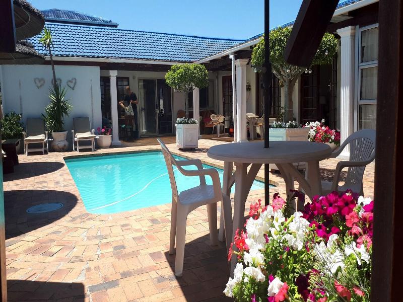 Dolphin Inn Guesthouse Blouberg image
