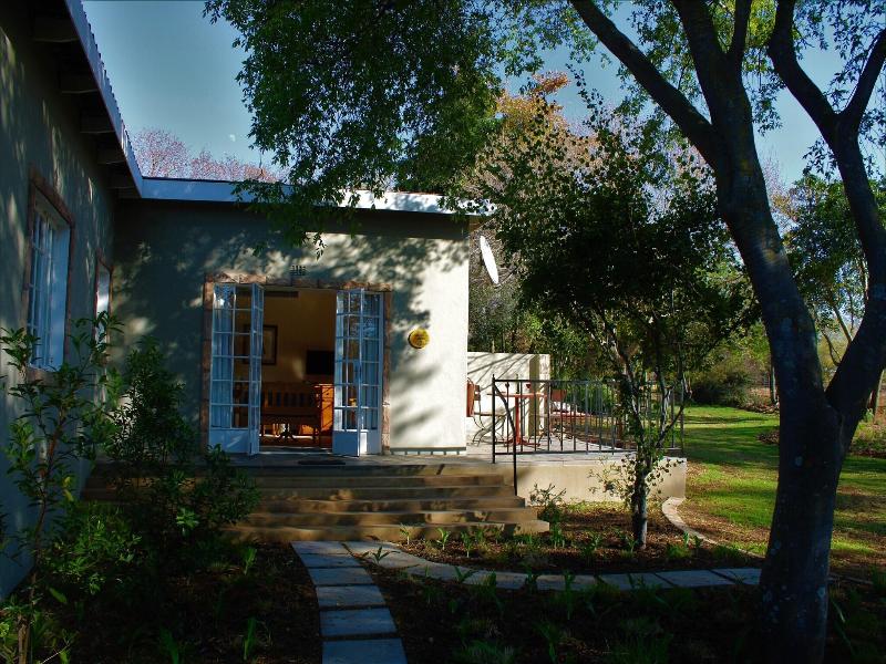Random Harvest Country Cottages image