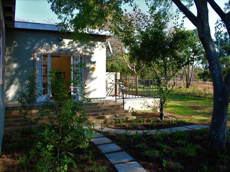 Random Harvest Country Cottages image