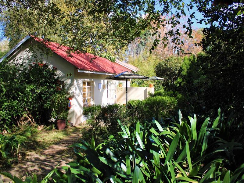 Random Harvest Country Cottages image