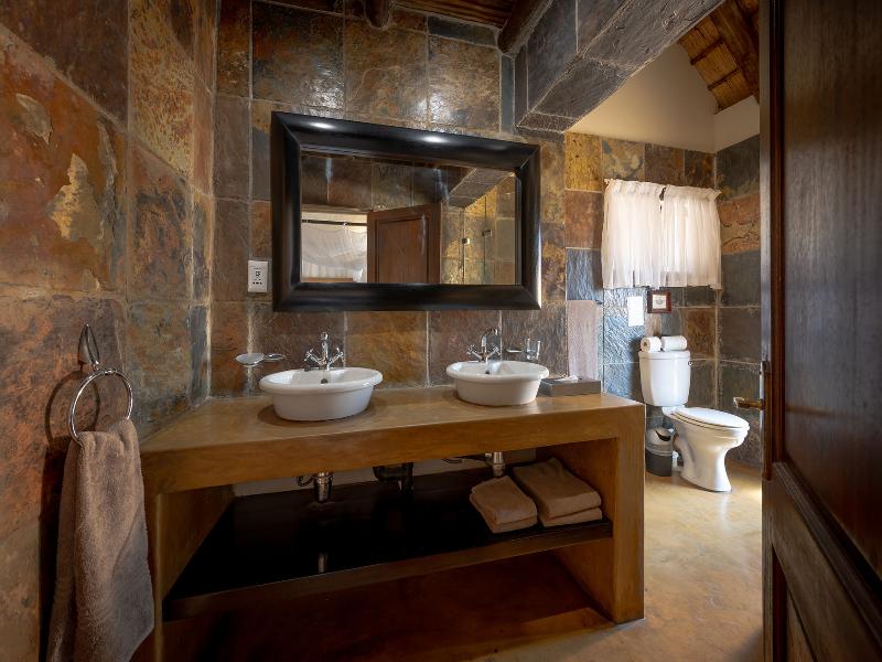 Shiduli Safari Lodge image