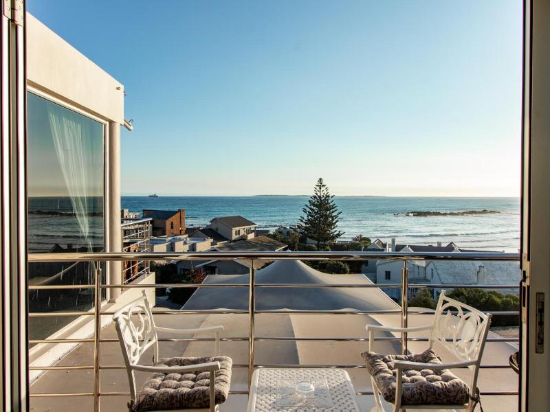Blaauw Village Luxury Boutique Guest House image