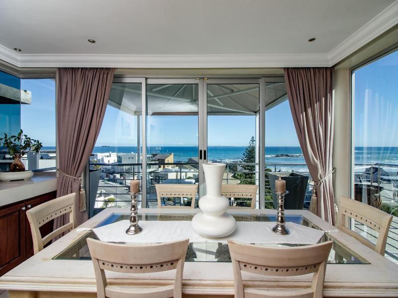 Blaauw Village Luxury Boutique Guest House image