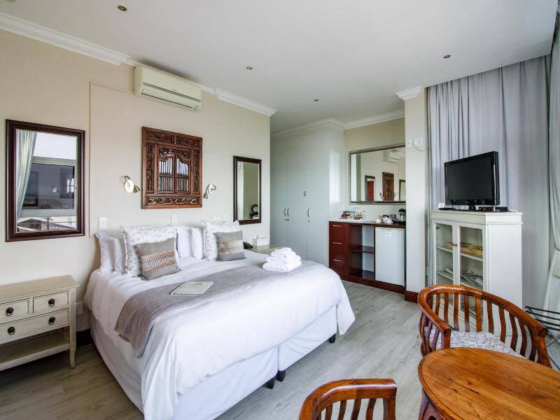 Blaauw Village Luxury Boutique Guest House image