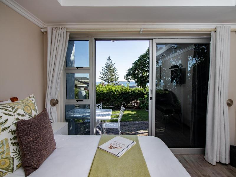 Blaauw Village Luxury Boutique Guest House image