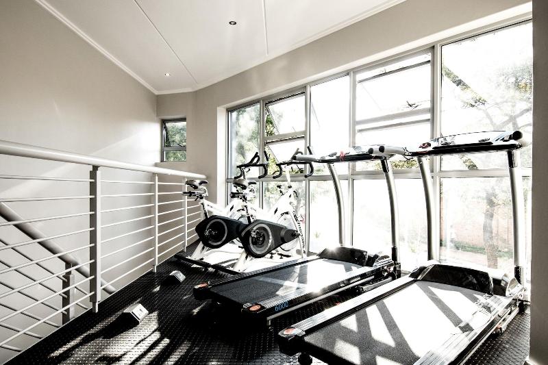 Insignia Luxury Apartments image