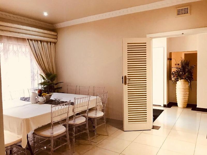 Jay And Bee Guest House image