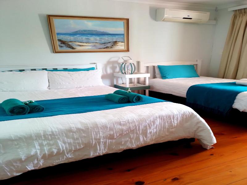 Le Bay Lodge image