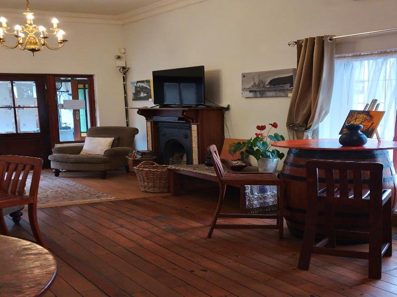Le Bay Lodge image