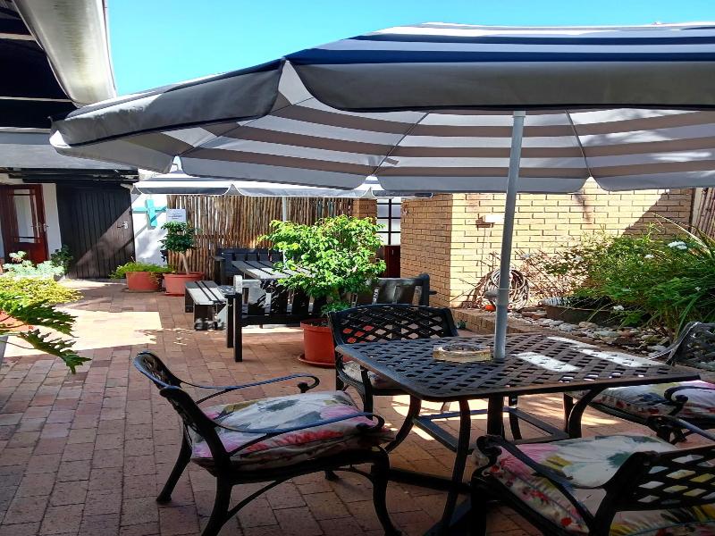 Le Bay Lodge image
