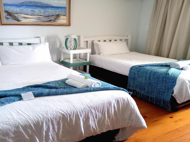 Le Bay Lodge image